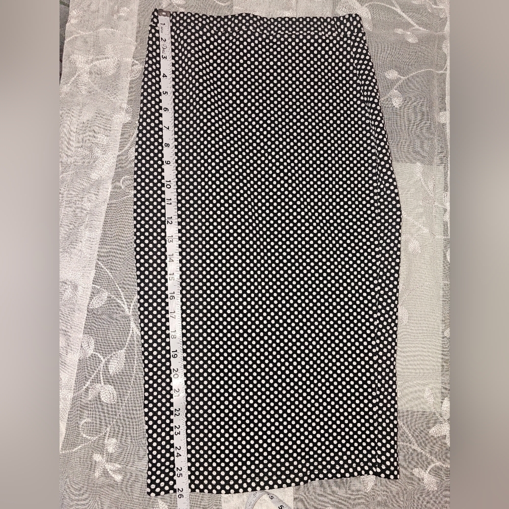 Poka Dot pencil skirt black/white size small